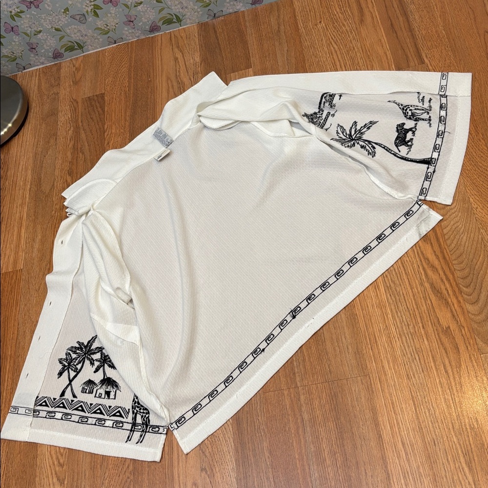 Vintage 1990’s Koret white and black tropical animal button-up top. Size 16W. - Picture 13 of 17